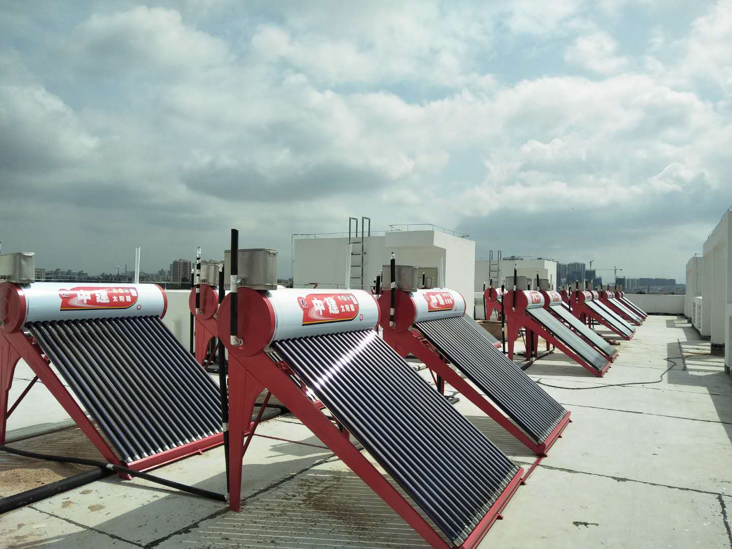 太阳能热水系统与太阳能热水工程价格效益分析
