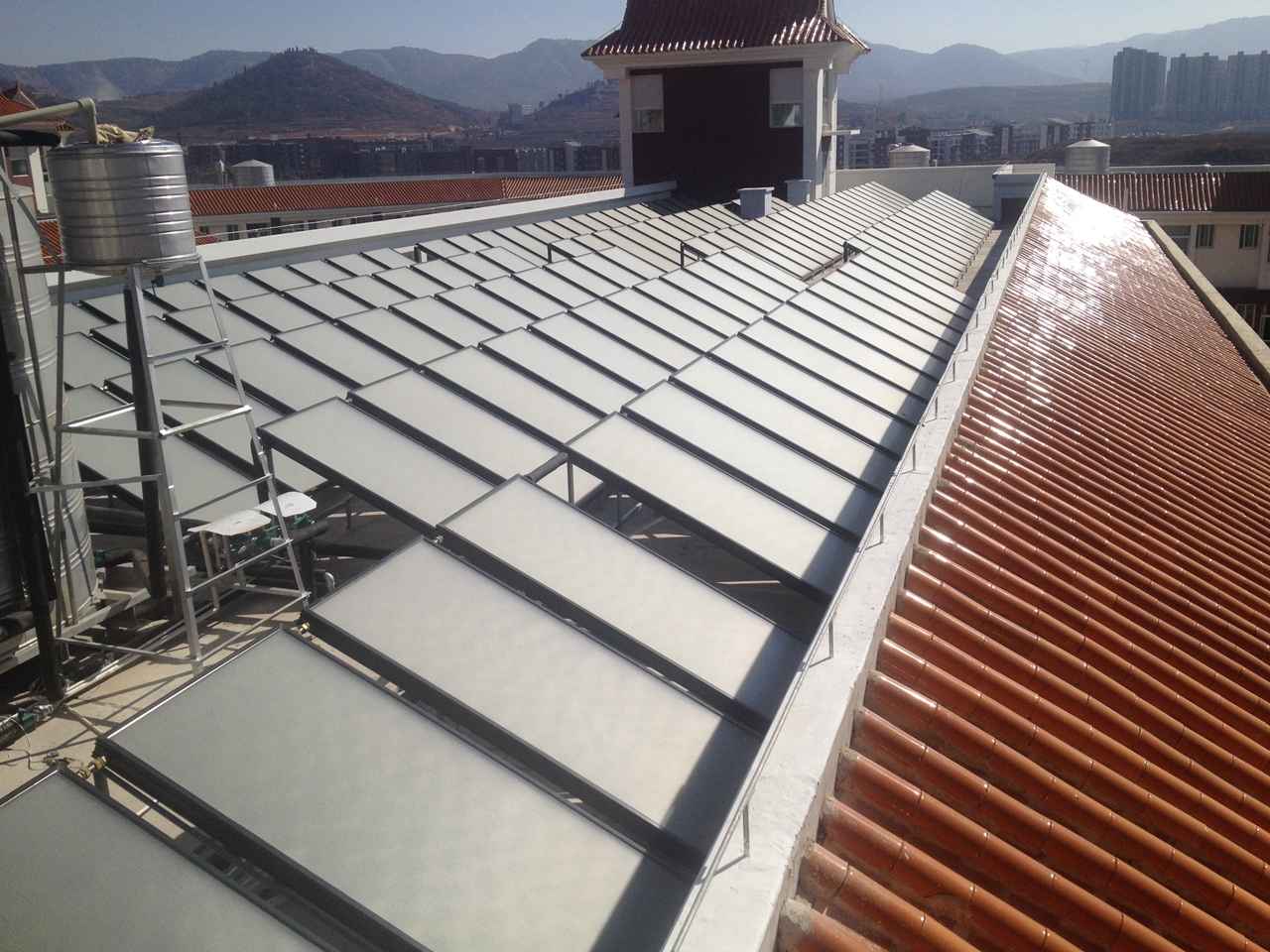 昆明理工大学平板太阳能工程